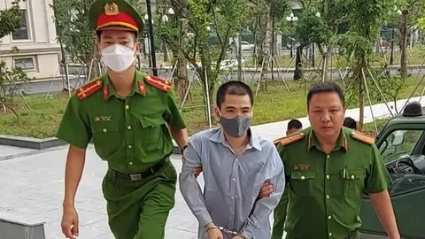 Đề nghị làm rõ vai trò người mẹ trong vụ bé gái bị đóng đinh ở Hà Nội