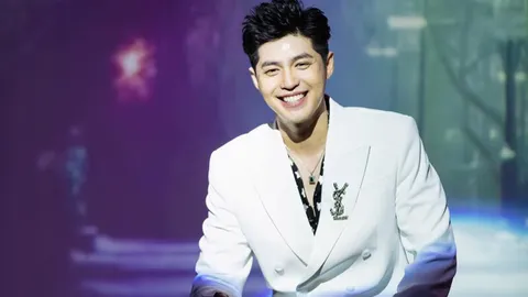 Trước thềm ra mắt MV mới, Noo Phước Thịnh 'há hốc' khi đón nhận quà 'khủng' từ người hâm mộ