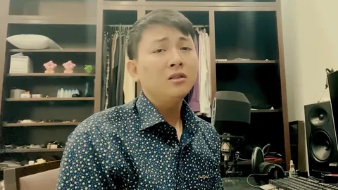 Hát trên livestream, Hoài Lâm thể hiện ra sao mà bị nhận xét: 'Nhìn cứ sầu sầu, thấy tội'