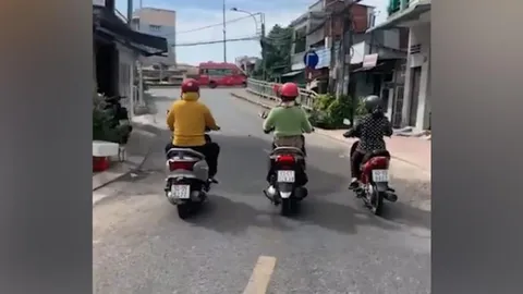 Clip: Ninja gặp đồng đội và phong cách đi đường bá đạo