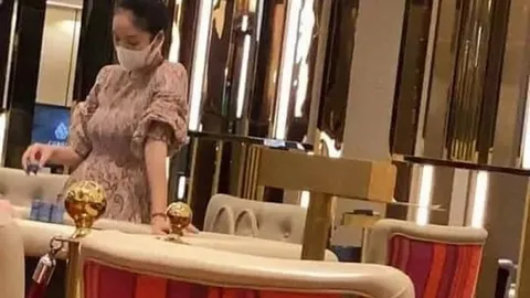 Dương Cẩm Lynh lên tiếng về hình ảnh đánh bài