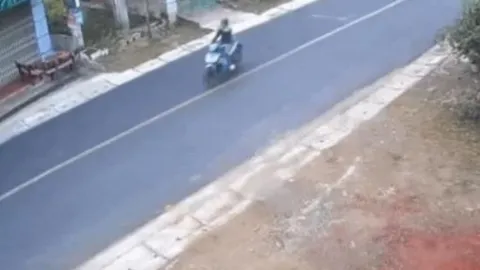 Clip: Ninja phóng nhanh không phanh kịp đâm thẳng vào xe máy ngược chiều