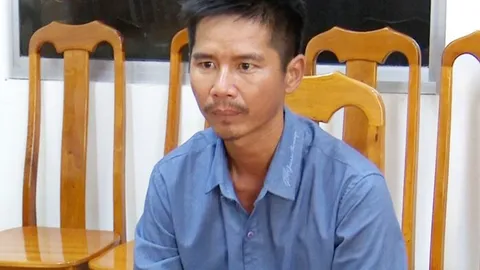 Giao cấu với bé gái rồi trốn truy nã suốt nhiều năm, gã đàn ông ra đầu thú