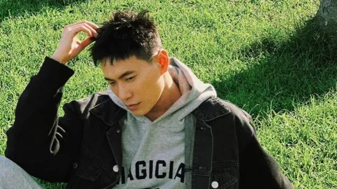 Diện mạo Kiều Minh Tuấn ngày càng khác lạ sau chia tay, fan cứ ngỡ tài tử Hàn Quốc
