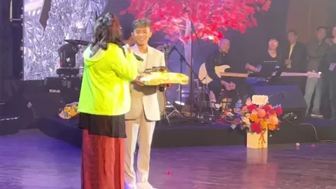 Hồ Văn Cường bất ngờ 'gặp biến' trên mạng xã hội, người hâm mộ đồng loạt lên tiếng