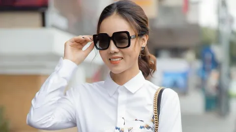 Bà xã NSND Công Lý bất ngờ đăng đàn 'cầu cứu' vì bị mạo danh, chính chủ dở khóc dở cười vì 1 chuyện?