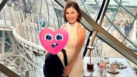 Vợ cũ Đan Trường công khai hẹn hò ở Pháp, danh tính hoá ra lại là người quen