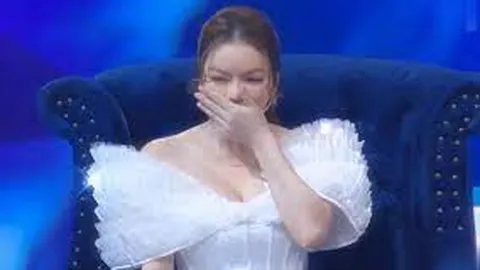 Lý Nhã Kỳ bất ngờ kêu cứu giữa đêm, bất lực: 'Cuộc đời sao ra nông nổi này'
