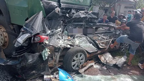 Hiện trường thảm khốc vụ tai nạn liên hoàn khiến 3 thành viên CLB HAGL tử vong