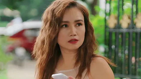 Làng Trong Phố tập 15: Lệ (Hoàng Yến) sắp thành chị dâu của Nhung