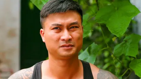 Làng Trong Phố tập 17: 'Tiểu tam' Nhung tặng quà, đề nghị được làm bạn với Hiếu