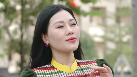 NSƯT Hương Giang thể hiện xúc động ca khúc "Gần  lắm Trường Sa" - Bản tình ca của người lính đảo!