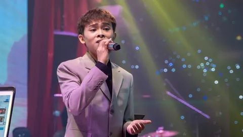 Nhập hội cover 'Ngày mai người ta lấy chồng', giọng hát Hồ Văn Cường gây bất ngờ
