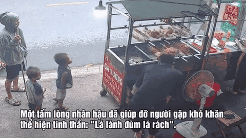 3 mẹ con đi nhặt ve chai và hành động ấm áp của chị chủ quán bán cút nướng