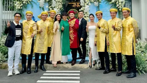 Quốc Trường, Nguyên Vũ bê tráp trong lễ ăn hỏi của Hà Trí Quang và Thanh Đoàn