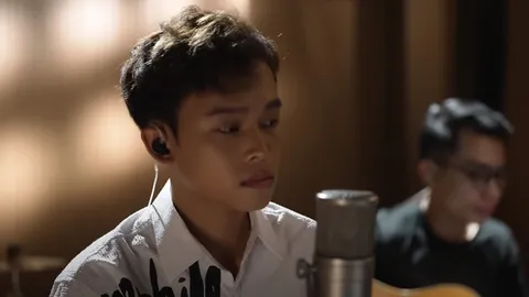 Hồ Văn Cường xuất hiện tập nhạc, hình ảnh trái ngược lúc chạy show