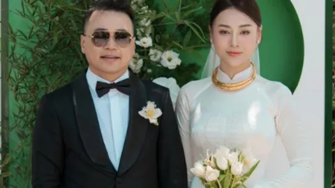 Phương Oanh hoãn cưới với Shark Bình, tiết lộ mang thai đôi
