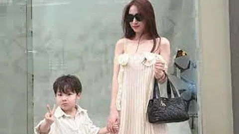 Hòa Minzy nuôi con 'trái ngược' với cách 'chơi tới bến' khi đi ăn cưới