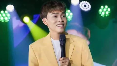Hồ Văn Cường hát chay bài mới không cần nhạc, hàng trăm khán giả có mặt phản ứng mạnh