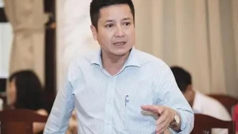 Bị nói trượt NSND vì ly hôn vợ, nghệ sĩ Chí Trung phản ứng gây chú ý?