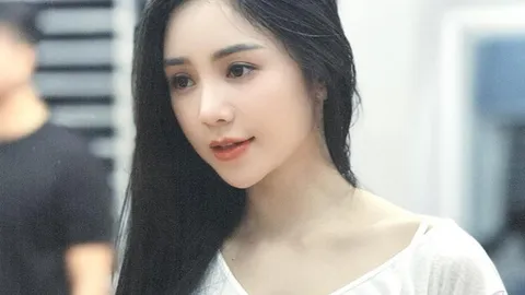 Tạm gác vai trò diễn viên, Quỳnh Kool chật vật khi làm 'ca sĩ'