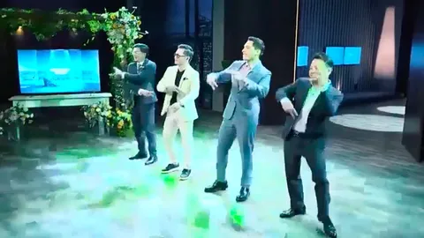 Rầm rộ clip Shark Bình cùng dàn 'cá mập' nhảy cắt đôi nỗi sầu trước mặt một mỹ nhân