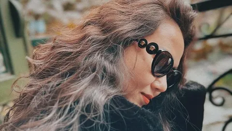 Võ Hạ Trâm xuất hiện với visual khác lạ, tiết lộ kế hoạch năm mới