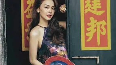 Minh Hằng bối rối khi con trai được mừng tuổi tiền đô có giá trị 'khủng'