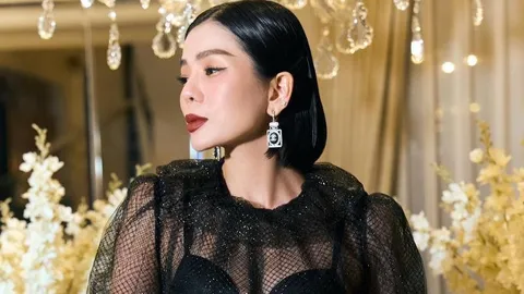 Lệ Quyên lấy lại phong độ với trang phục xuyên thấu hút mắt