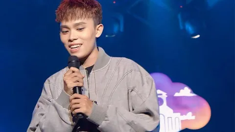 Ấm lòng hành động fan dành cho Hồ Văn Cường trong lúc đang biểu diễn