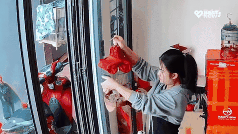 Trêu vợ rồi chạy đi trốn, người đàn ông nhận không ngờ đến cái kết