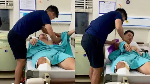 VIDEO: Xúc động khoảnh khắc Văn Quyết lau người cho Hùng Dũng
