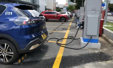 Đề xuất thí điểm lắp đặt trạm sạc, tủ đổi pin xe điện tại 39 điểm đỗ xe tại Hà Nội