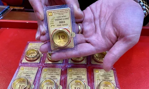 Giá vàng hôm nay (31/12): Vàng nhẫn bứt tốc, thị trường ngày giáp năm mới diễn biến lạ