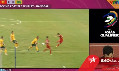 VIDEO: Trọng tài từ chối penalty cho tuyển Việt Nam khiến cả châu Á tranh cãi
