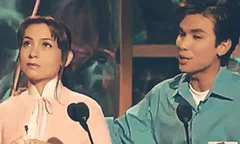 Có lẽ đây là lần hiếm hoi Mạnh Quỳnh hát và gọi Phi Nhung bằng 'em yêu'