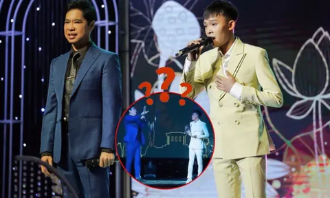 Hồ Văn Cường bất ngờ quên lời khi song ca cùng Ngọc Sơn, nam danh ca liền có pha 'cứu cánh' kịp thời