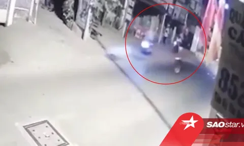 Clip: Mâu thuẫn va chạm giao thông, nam thanh niên đạp ngã xe đối phương khiến va vào cột điện tử vong