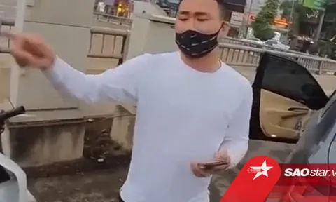 Clip: Nam shipper va chạm làm móp đuôi xe Camry nhưng thái độ của cả 2 mới gây tranh cãi