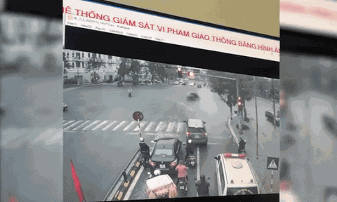 Vụ ô tô vượt đèn đỏ nhường đường cho xe cấp cứu bị phạt nguội: Thông tin bất ngờ từ CSGT