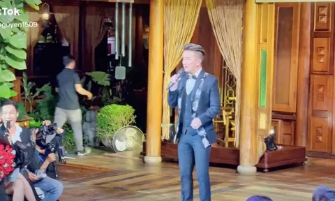 Đàm Vĩnh Hưng bất ngờ nhắc đến 'fan chính nghĩa' và phản ứng của khán giả