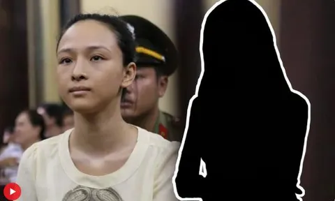 Một nữ ca sĩ vô tư nhái lại màn hầu tòa của Hoa hậu Trương Hồ Phương Nga