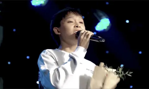 Hồ Văn Cường thử sức hát nhạc Pop Ballad trong sân khấu mới nhất, liệu có gây thiện cảm với netizen?