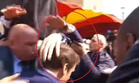 Video Tổng thống Pháp Macron bị người dân quá khích ném cà chua