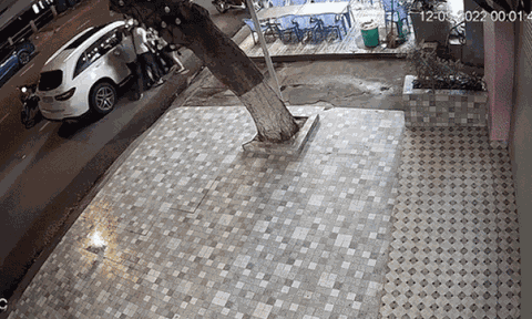 Tài xế Mercedes truy sát, tông chết người: Góc camera khác ghi lại diễn biến bất ngờ