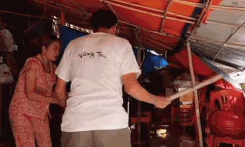 Thấy vợ hoạnh họe con dâu 'dùng quạt tốn điện', ông chồng phát bực 'xử' luôn cái quạt