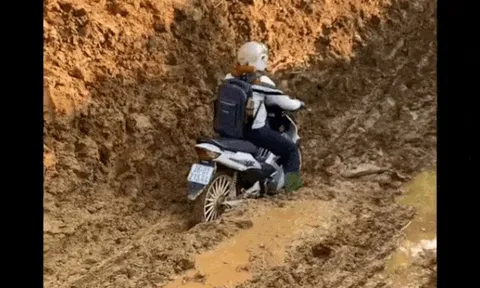 Clip: Nỗi khổ của những người dân vùng cao mùa mưa