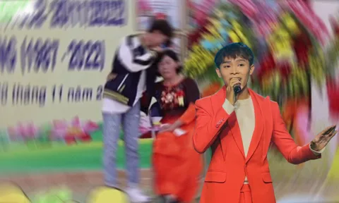 Chuyện giờ mới kể: Hồ Văn Cường bật khóc khi hát ca khúc 'Bà Năm' tặng cô giáo