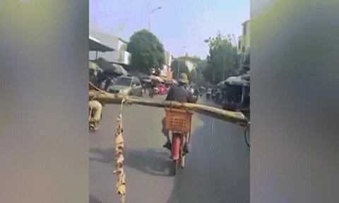 Clip: Siêu phẩm chở chuối "cân" cả thế giới