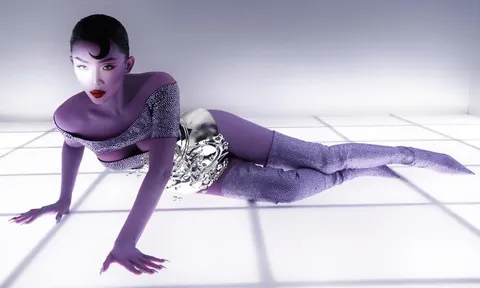 Diện trang phục bó sát trình diễn trong bar, vóc dáng Tóc Tiên khiến khán giả không thể rời mắt